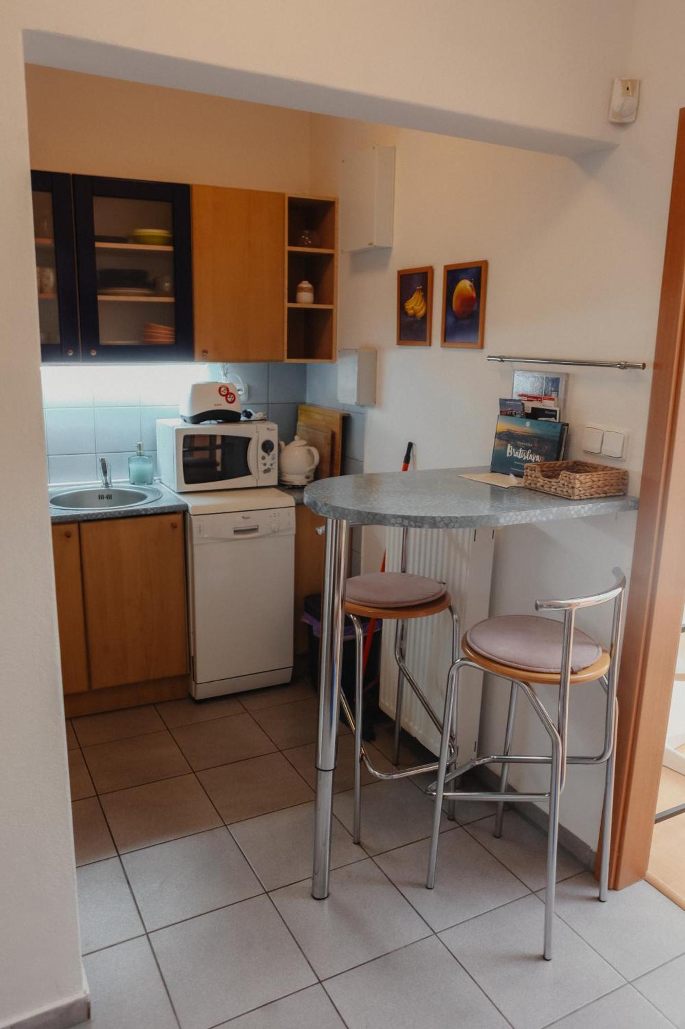 Cozy Apartment In The Heart Of The Historic City Pressburg Exterior foto
